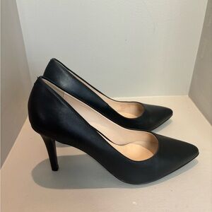 Cole Haan Black leather classic heel/pump -size 9 formal dress office shoe